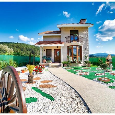 فيلا Casa Victoria Garden Con Jacuzzi Y Piscina كالداس دي ريس المظهر الخارجي الصورة